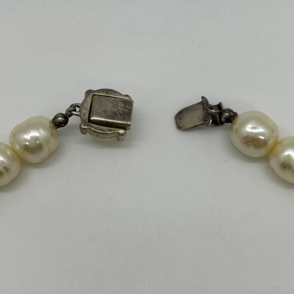 Vintage Faux Baroque Pearl Choker Necklace 15" With Box Clasp Elegant - Picture 15 of 16